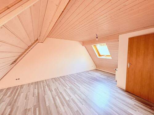 Kinderzimmer 2. DG - 