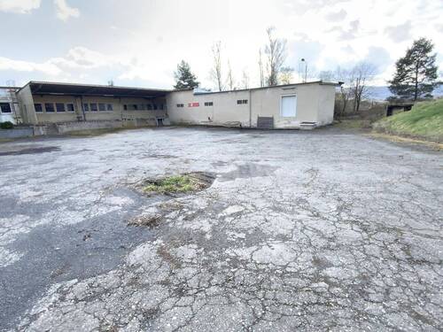 Vorderansicht - Halle zum Kaufen in Saalfeld