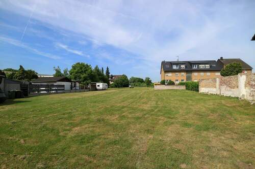 Bild 1 - Vielfältig bebaubares Grundstück im Herzen Dormagens