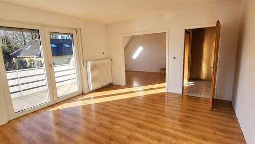 Wohnzimmer - 8 Zimmer Mehrfamilienhaus, Wohnhaus zum Kaufen in Bad Iburg