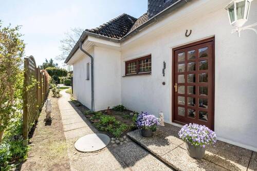Seiteneingang Erdgeschoss - 7 Zimmer Einfamilienhaus in Lübeck