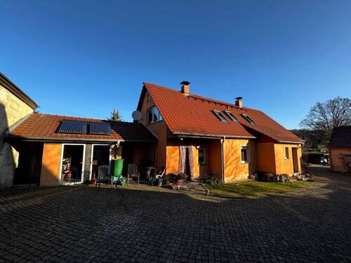 Hausansicht vom Hof - 4 Zimmer Bauernhaus, Landhaus zum Kaufen in Oßling / Lieske