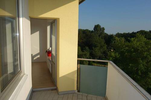 Balkon ebenso - 