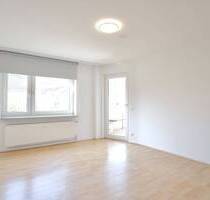 Gepflegte 2-Zimmer-Wohnung mit sonniger Loggia und Garage - Neuss Furth-Süd