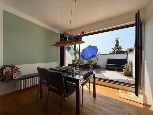 Wohnzimmer / Dachterasse - Stadtleben mit Rückzugsort - Ihr neues Zuhause mit sonniger Dachterrasse über den Dächern von Kalk