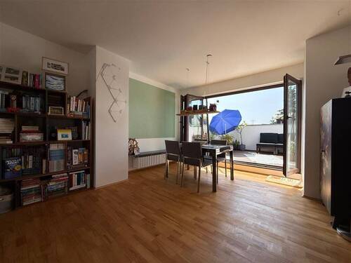 Wohnzimmer / Essbereich - 3 Zimmer Etagenwohnung zum Kaufen in Köln