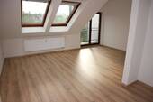 IMG_1761 - Wohnen im DG mit großem Sonnen-Balkon ! frei ab 1.12.25