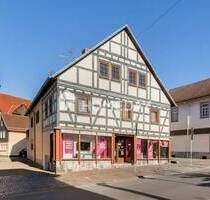 Altbau-Juwel: Wohnen und Gewerbe unter einem Dach - ZFH mit Gewerbeeinheit von ca. 145 QM - Schotten