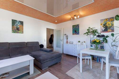 Wohnzimmer - 2 Zimmer Etagenwohnung zum Kaufen in Ahrensfelde