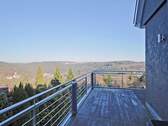 Riesiger, umlaufender Balkon mit wunderschöner Aussicht - Unverbaubares Panorama über das Nagoldtal: Ein Zuhause zum Ankommen, Entspannen und Genießen
