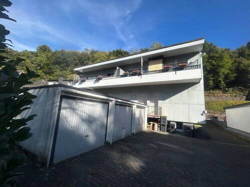 IMG_1918.jpg - RESERVIERT… Zweifamilienhaus mit Balkonen, großer Gewerbeeinheit, Garten, 3 Garagen und Stellplätzen im Mischgebiet von Werdohl…