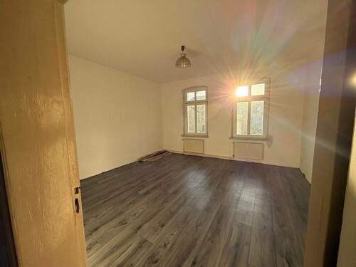 Wohn- und Schlafzimmer - 