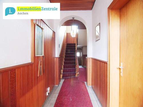 Entree - 8 Zimmer Einfamilienhaus zum Kaufen in Langerwehe