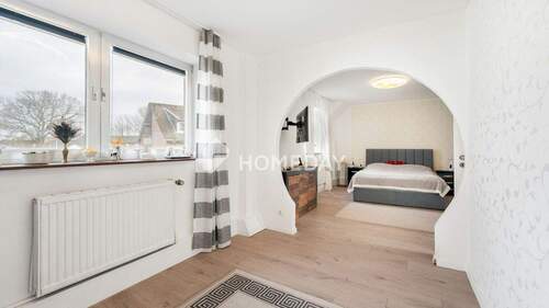 1. OG Schlafzimmer 2 - 