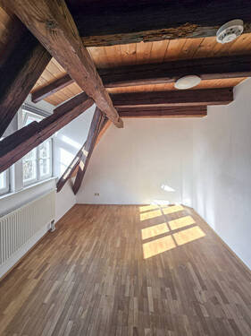 B6 - Etagenwohnung mit 87,80 m&sup2; in Brackenheim zur Miete