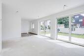 Wohnzimmer - 6 Zimmer Doppelhaushälfte zum Kaufen in München