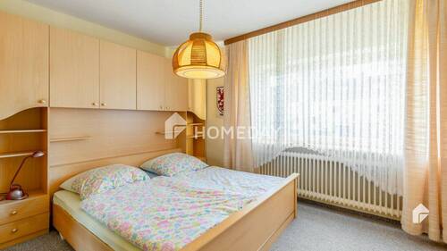 1. OG Schlafzimmer 1 - 