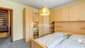 1. OG Schlafzimmer 2 - 