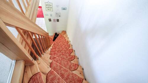 Treppe zum Erdgeschoss - 