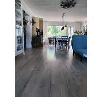 Zweifamilienhaus mit Gewerbeeinheit in Riegelsberg-OT zu verkaufen