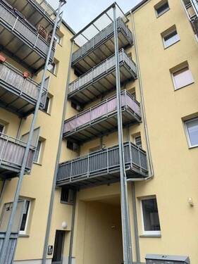 Balkone mit Durchfahrt - 