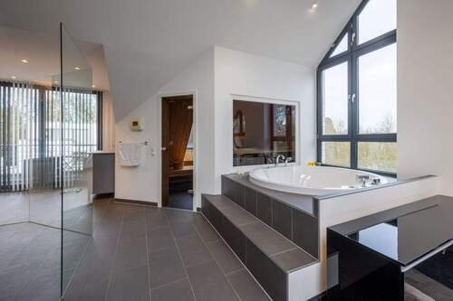 Master Bedroom & Wellnessarea - 