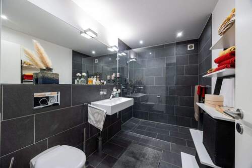 Badezimmer (Untergeschoss) - 