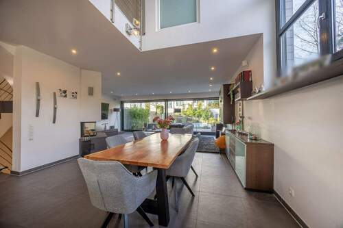 Heller Essbereich/Galerie - 