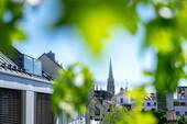 Ruhige Innenhof-Dachterrasse mit Blick zur Mariahilfkirche. - 3 Zimmer Etagenwohnung zum Kaufen in München