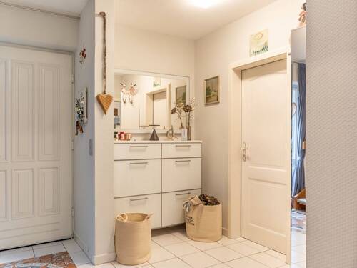 Flur - 5 Zimmer Mehrfamilienhaus, Wohnhaus zum Kaufen in Kiel