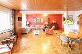 01_Wohnzimmer und Essbereich - Fußläufig zum Phoenix-See - Familienfreundliches Wohnen in Dortmund-Hörde