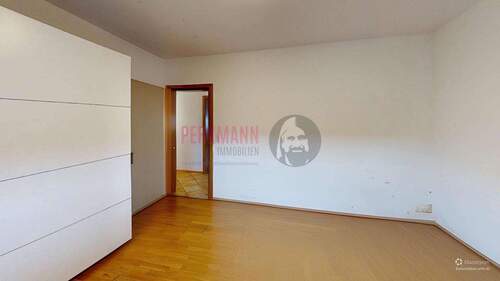 Elternschlafzimmer - Etagenwohnung mit 91,00 m&sup2; in Miesbach zum Kaufen