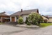 Haus auf Eckgrundstück - 4 Zimmer Einfamilienhaus in Uersfeld