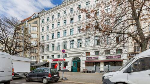 Außenansicht 3 - Charmante 1-Zimmer-Wohnung im Hochparterre - Gepflegtes Altbauflair in zentraler Lage
