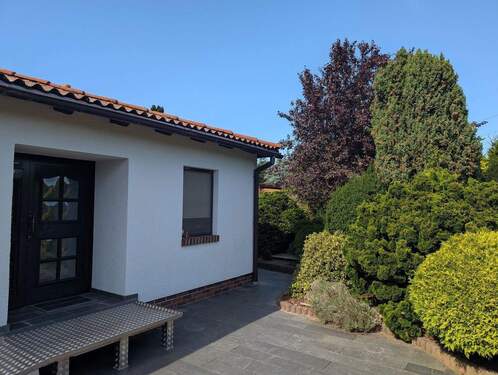 Weg hinter das Haus - 