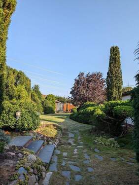 Hinter dem Haus - 