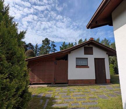Garage mit Carport - 