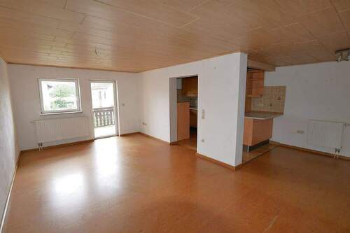 Bild2 - 2 Zimmer Etagenwohnung zur Miete in Dörfles-Esbach