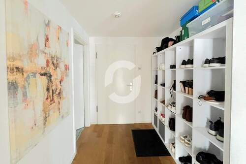 Eingangsbereich - 4 Zimmer Etagenwohnung zur Miete in Stuttgart