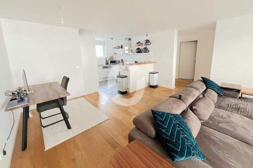 Wohnzimmer - 4 Zimmer Etagenwohnung in Stuttgart