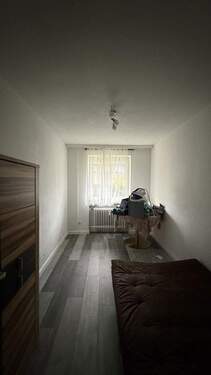 EG Links Kinderzimmern - 