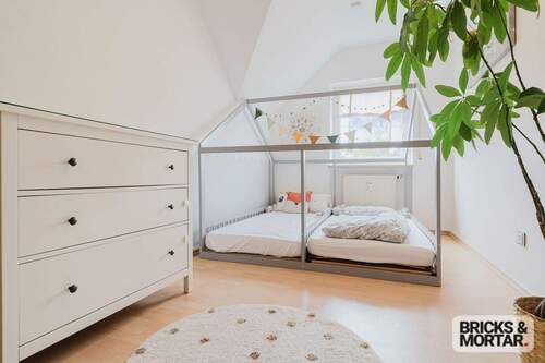 Kinderzimmer - 3 Zimmer Etagenwohnung zum Kaufen in Regenstauf