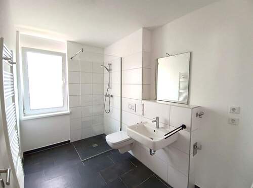 Badezimmer - 3 Zimmer Etagenwohnung in Kaiserslautern