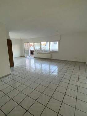 Bild 1 - Attraktive 3ZB-Wohnung - 889,00&nbsp;EUR Kaltmiete, ca.&nbsp; 80,00&nbsp;m&sup2;&nbsp;Wohnfl&auml;che