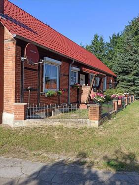 Seitliche Ansicht - 4 Zimmer Einfamilienhaus in Schnega