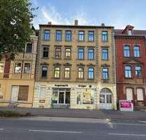 +++ Geräumige 4,5-Zimmer-Wohnung mit Renovierungsbedarf in Weißenfels +++