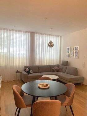 Impression Essen - 7 Zimmer Mehrfamilienhaus, Wohnhaus zum Kaufen in Stuttgart