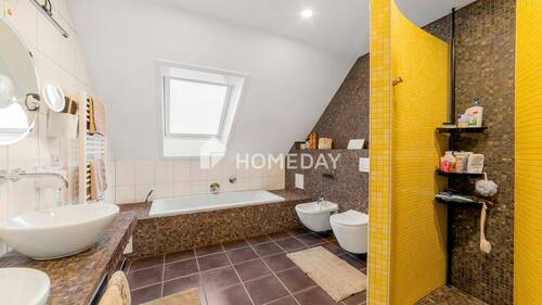 1. OG Badezimmer 1 - 