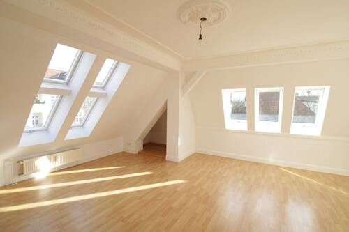 Wohnzimmer - Etagenwohnung mit 70,00 m&sup2; in Berlin zum Kaufen