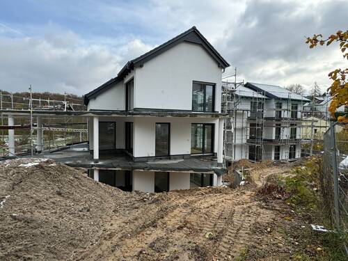 1 - Eppstein: Wohnen im Grünen: Urbaner Komfort trifft Naturnähe 